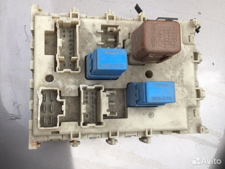 Блок предохранителей салона Ниссан Альмера N16