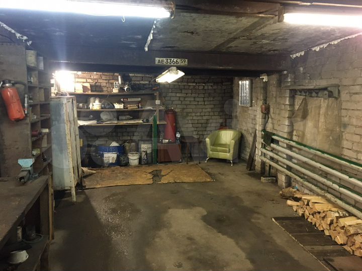 Гараж, > 30 м²