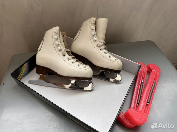 Фигурные коньки Wifa Prima 25