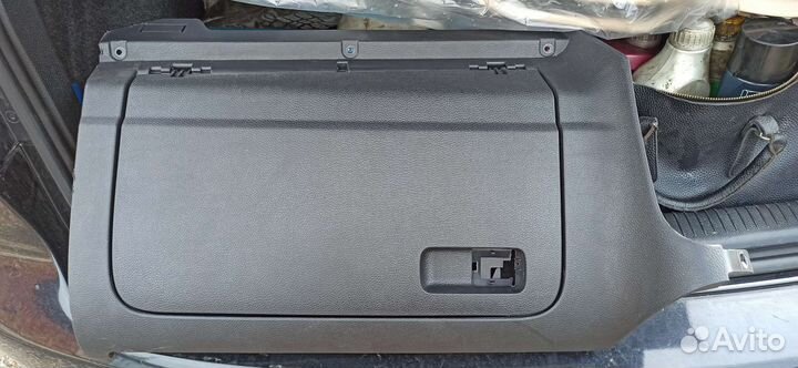 Бардачок. Вещевой ящик golf 6