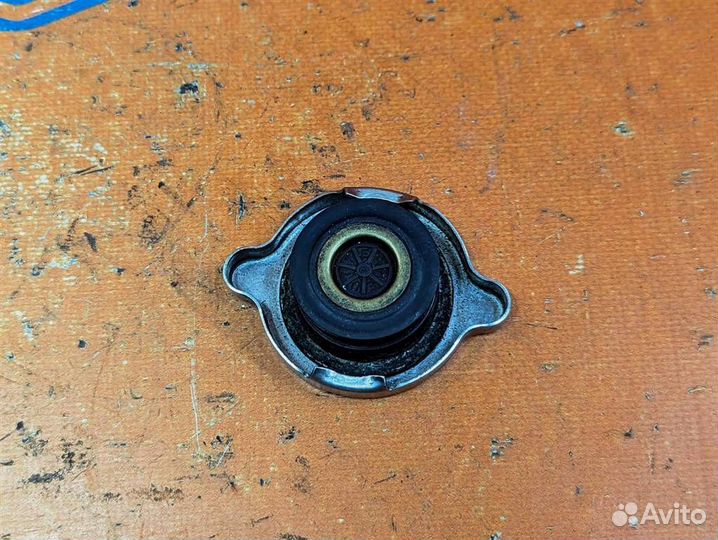 Крышка радиатора w124 E-class 102