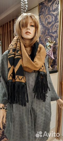 Новый,шикарный 2х сторонний палантин,Европа