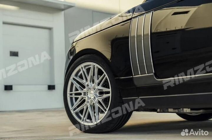 Литой диск в стиле vossen R19 5x114.3