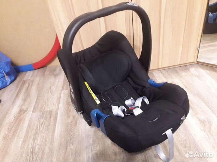 Автокресло люлька Romer + база Isofix