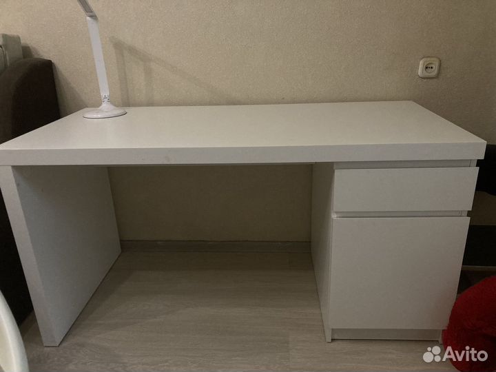 Письменный стол IKEA