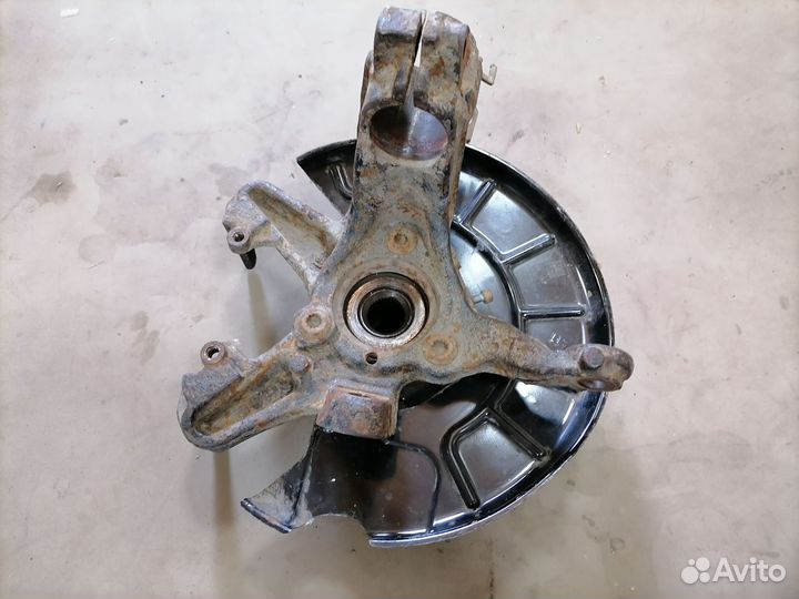 Кулак поворотный передний правый для VW Golf VI