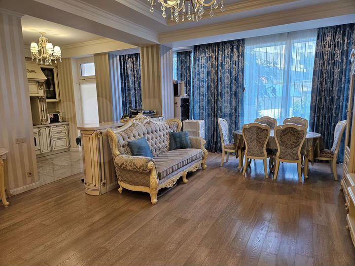 3-к. квартира, 130 м², 2/9 эт.