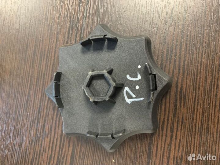 Крепление запасного колеса Porsche Cayenne 958 3.6