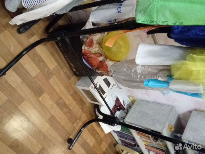 Вешалка для одежды напольная на колесах