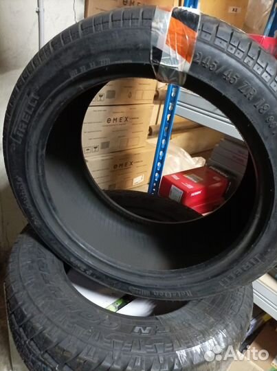 Pirelli P Zero S.C. 245/45 R18