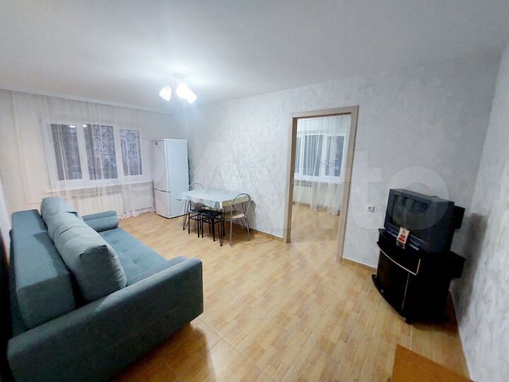 2-к. квартира, 42 м², 1/4 эт.