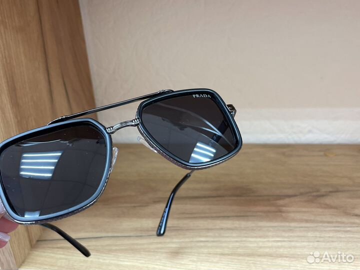 Солнцезащитные очки мужские Prada