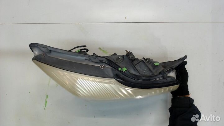 Фара (передняя) Nissan Armada, 2004