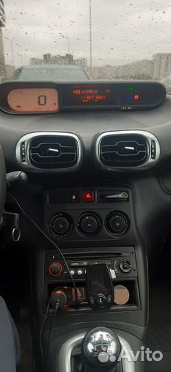 Citroen C3 Picasso 1.4 МТ, 2012, битый, 123 000 км