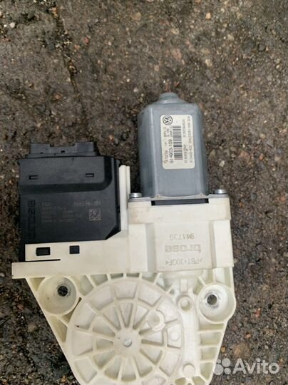 Моторчик Стеклопод задней правой двери vw cc