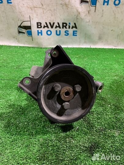 Насос гура Bmw 5 E60 M54B30 2004