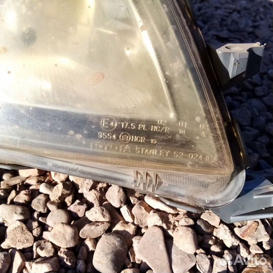 Фара правая Toyota funcargo