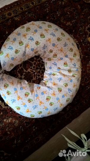 Цена сниженна. Подушка для кормления