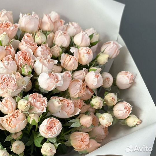 Весенняя легкость - букет из роз размер L