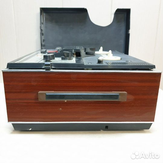 Магнитофон катушечный 