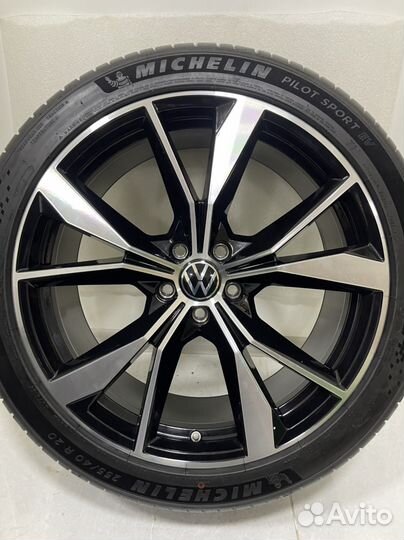 Новые Volkswagen Tiguan, Michelin 255/40 R20
