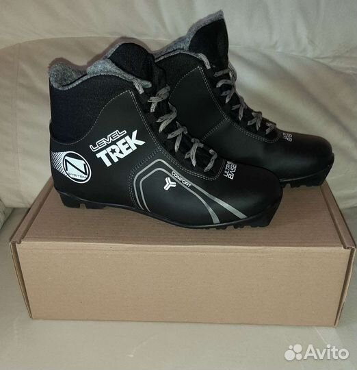 Лыжные ботинки