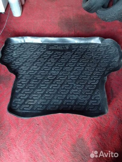 Коврик в багажник Лада Приора