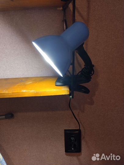 Светильник настольный