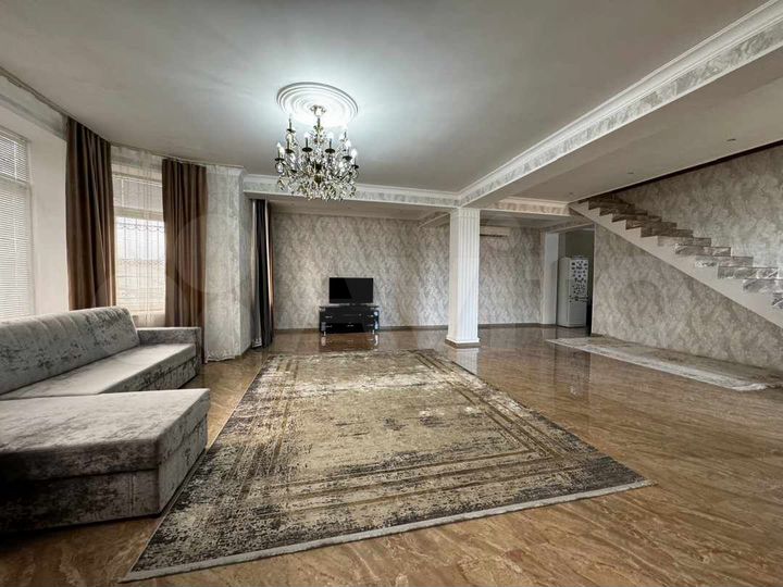 Дом 311 м² на участке 8 сот.