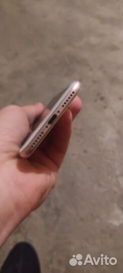 Телефон iPhone 7