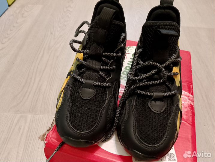 Кроссовки детские