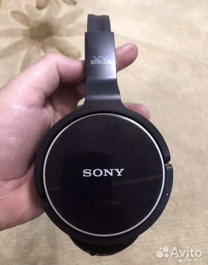 Наушники Sony