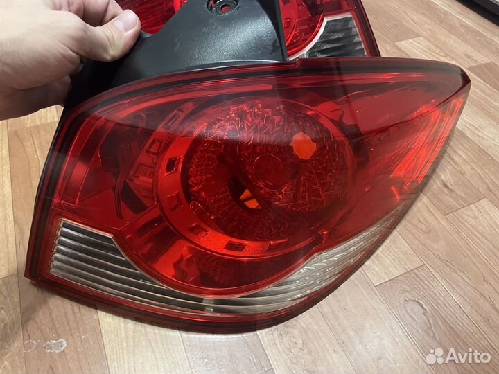 Задние фонари шевроле круз хетчбек