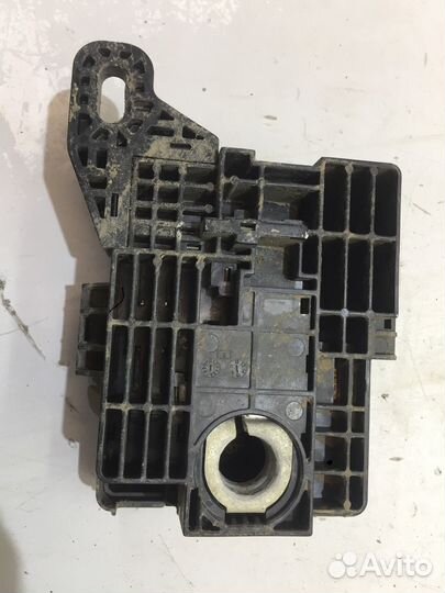 Клемма аккумулятора плюс (Kia Quoris)