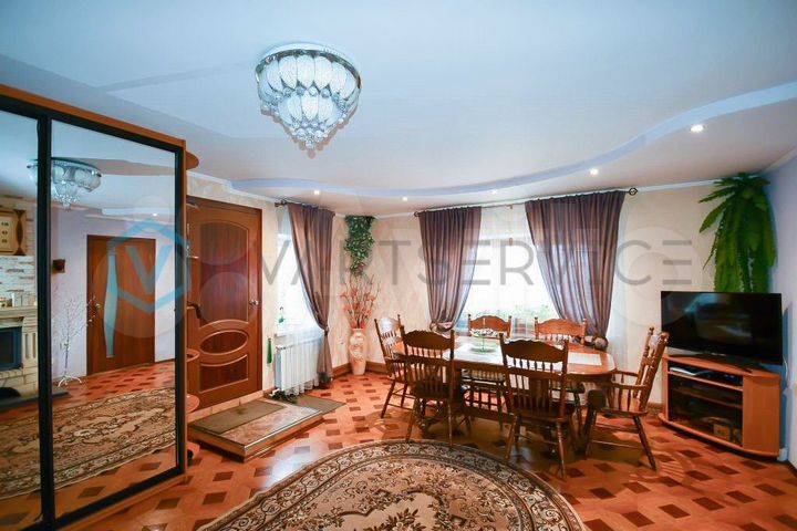 Коттедж 236,4 м² на участке 9,8 сот.