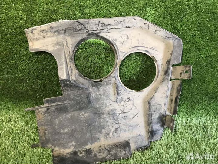 Щиток фары передний правый Bmw E34 седан 2.5 1994