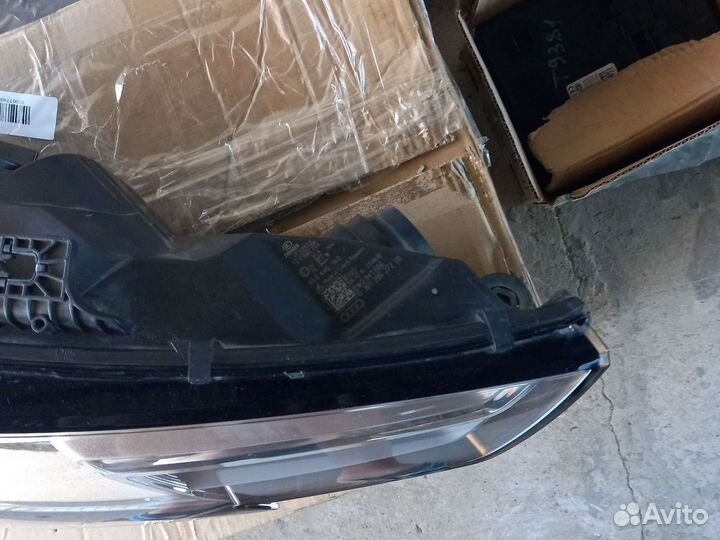 Фара передняя правая Audi A4 B9