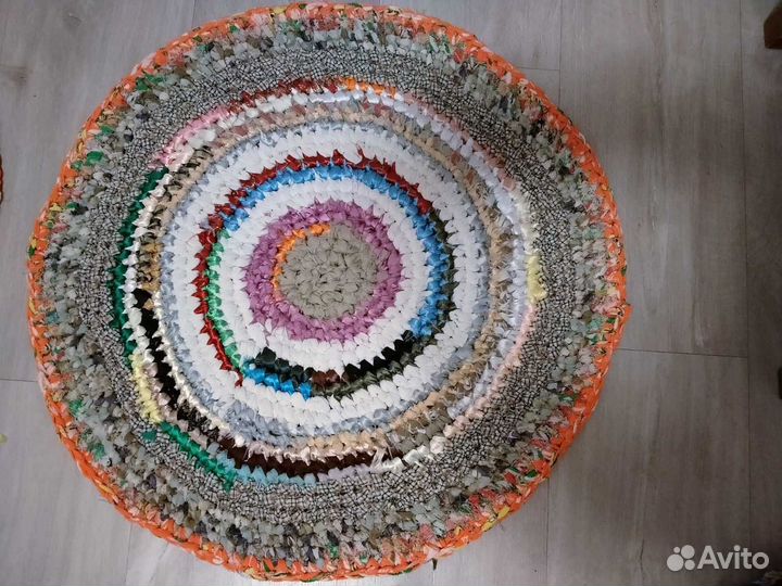 Круглый ковер ручной работы
