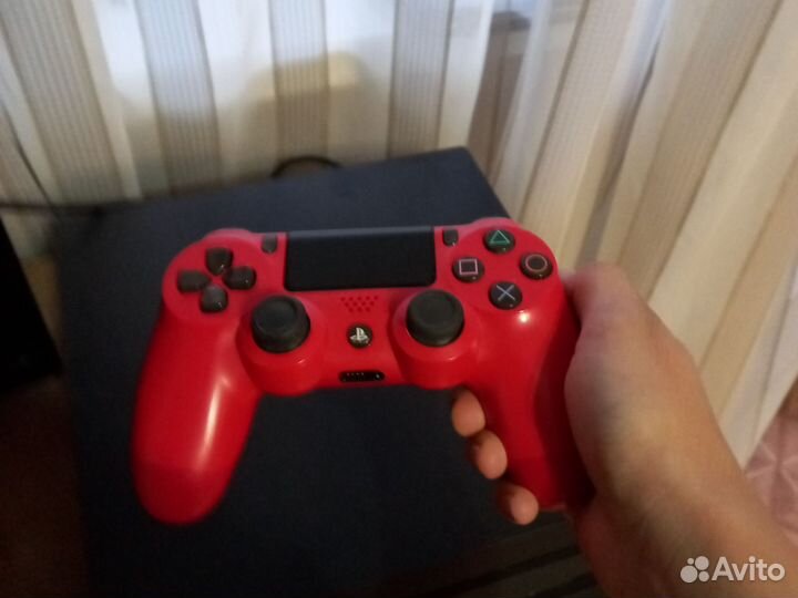 Игровая приставка ps4 pro