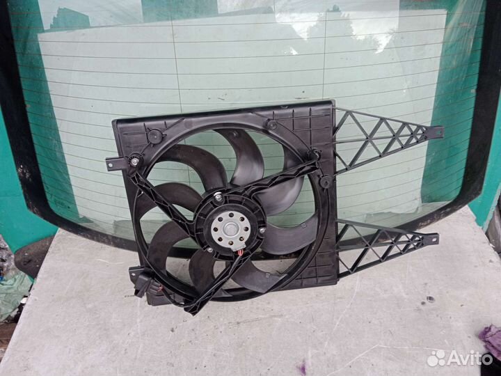 Вентилятор охлаждения Skoda rapid 1