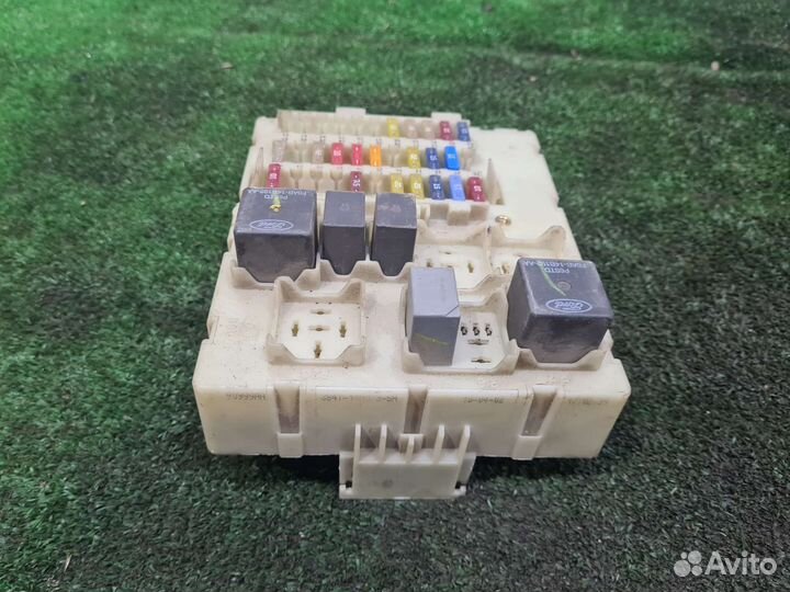 Блок предохранителей салонный Ford Focus 1
