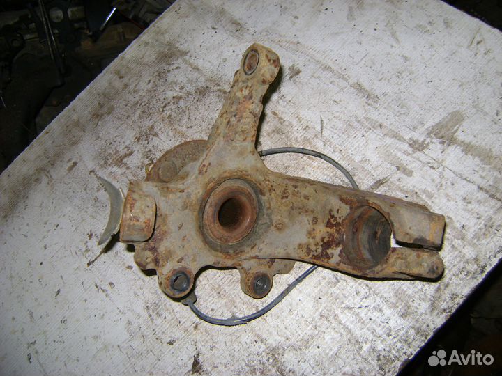 Кулак передний левый Форд Фокус 2 Ford Focus 2 abs