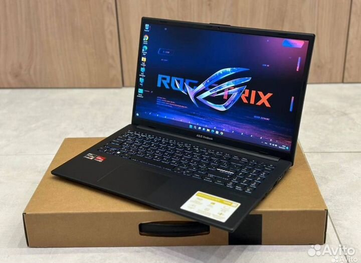 Ноутбук Asus Vivobook Go 15 16/512GB R5 7520U