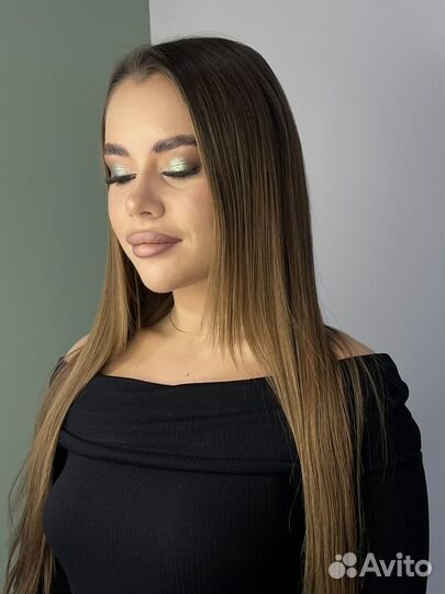 Визажист бровист