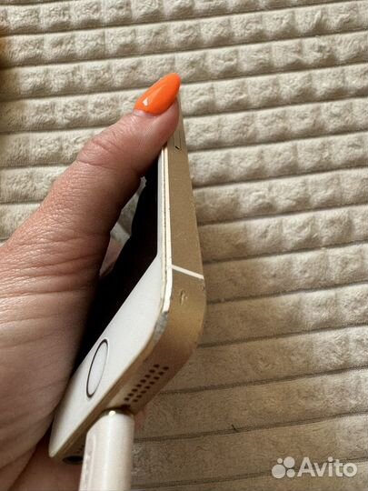 iPhone SE, 32 ГБ
