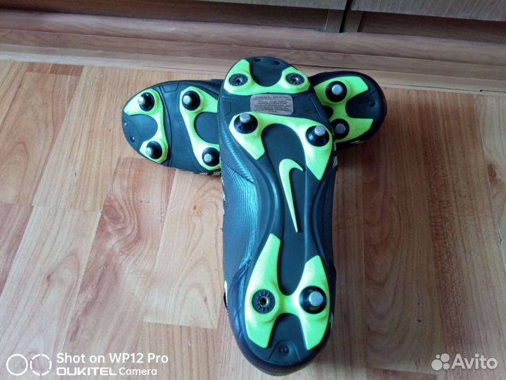 Футбольные бутсы