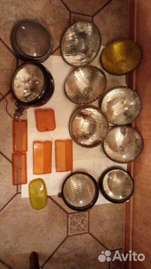 Стекла фар фонарей и дверей различные