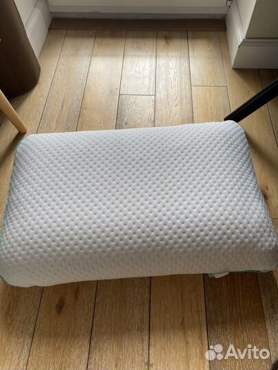 Анатомическая подушка овальной формы Ambesonne