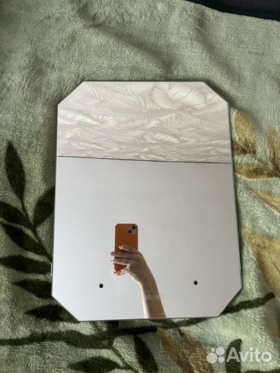 Зеркало с полкой