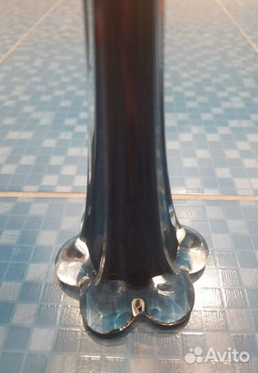 Ваза из цветного стекла